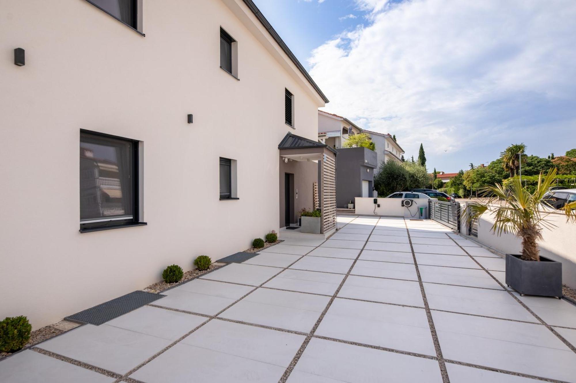 Villa Aurea Apartments Malinska De Luxe Exterior photo